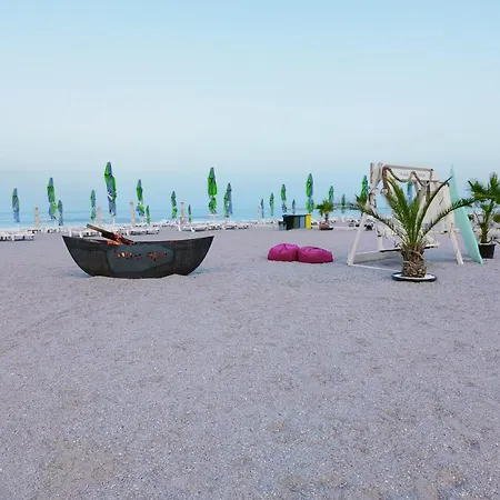 بيت ضيافة Plaja Azur 3*