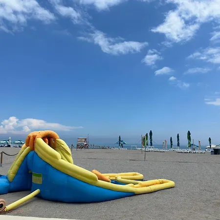 بيت ضيافة Plaja Azur إيفوري نورد