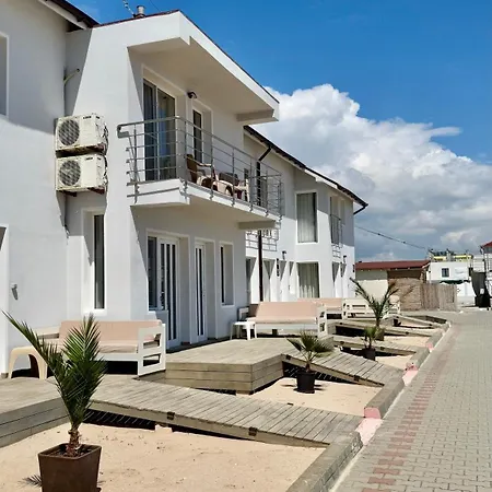 Pensiune Plaja Azur 3*