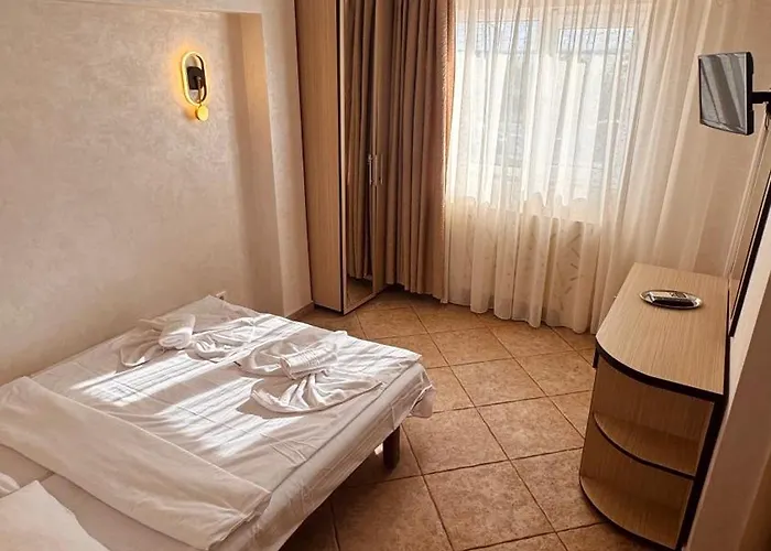 Plaja Azur Pensjonat 3*